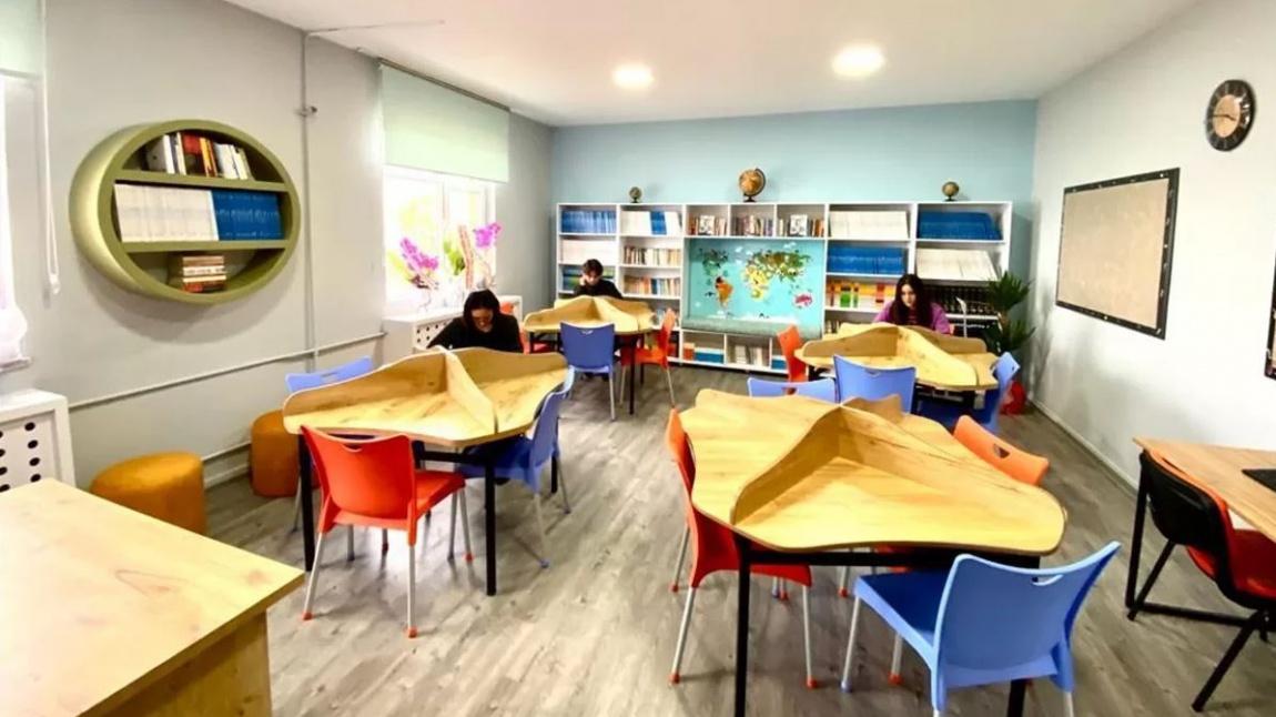 Okulumuza Ernes Canikli  Anısına Kütüphane Açıldı